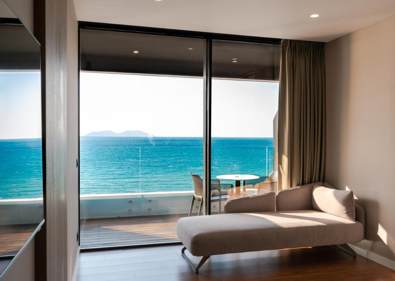 Yacht Hotel 4*