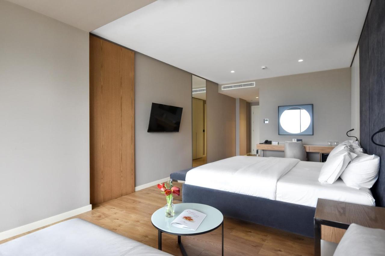 Yacht Hotel 4*