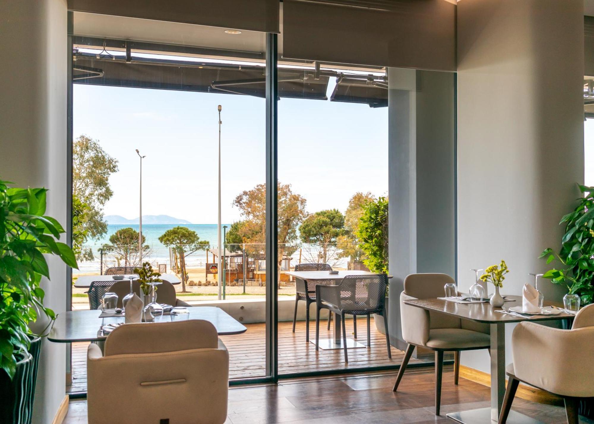 Yacht Hotel 4*